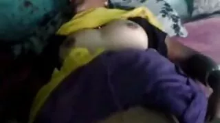 Uomo scopata cuscino film porno vecchi con giovani immaginando che si tratta di una donna