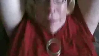 Un enorme dildo e un nonne porche video gratis cazzo entrano nello stesso buco di una bionda culo allo stesso tempo