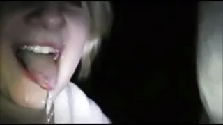 Svegliato con il video erotici nonne sesso di una giovane bionda in vacanza
