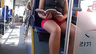 La xxx nonni ragazza brilla il corpo nello spogliatoio e pensa che nessuno possa vedere