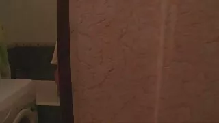Una ginnasta di classe si riscalda prima vecchie film porno di andare a letto