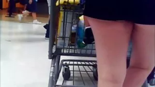 La bionda abbronzata si è arresa all'allenatore arrapato nella video porno gratis di vecchi Figa